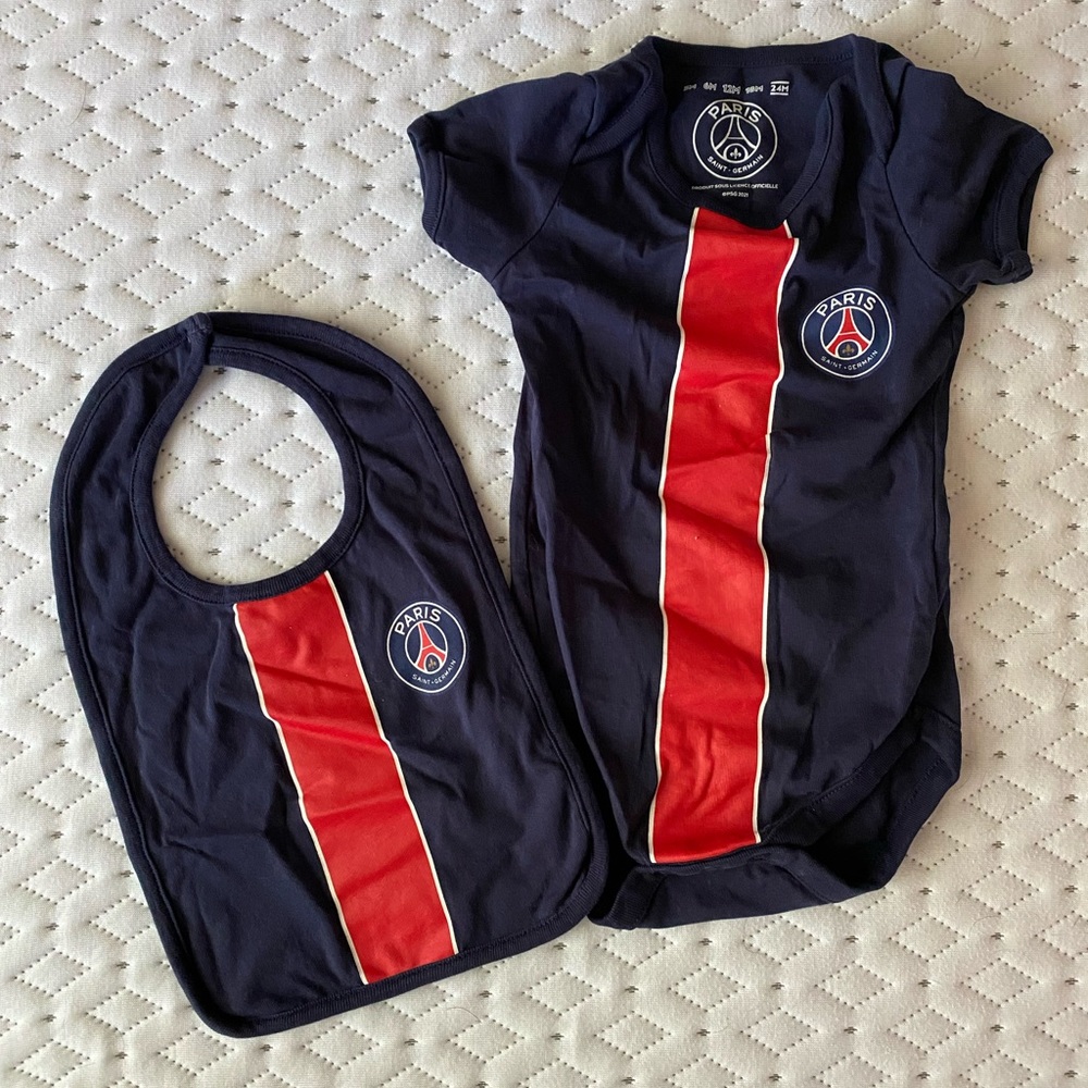 Official license PSG baby onesie + bib, 24 months, never worn